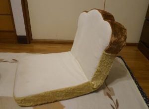 食パン座椅子